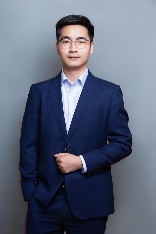 魏静怡 视觉与舞美负责人